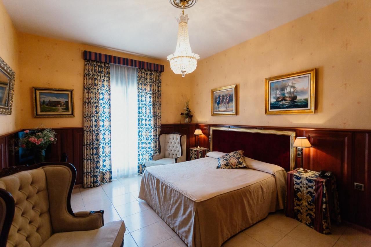Hotel De Camprodon Bagian luar foto