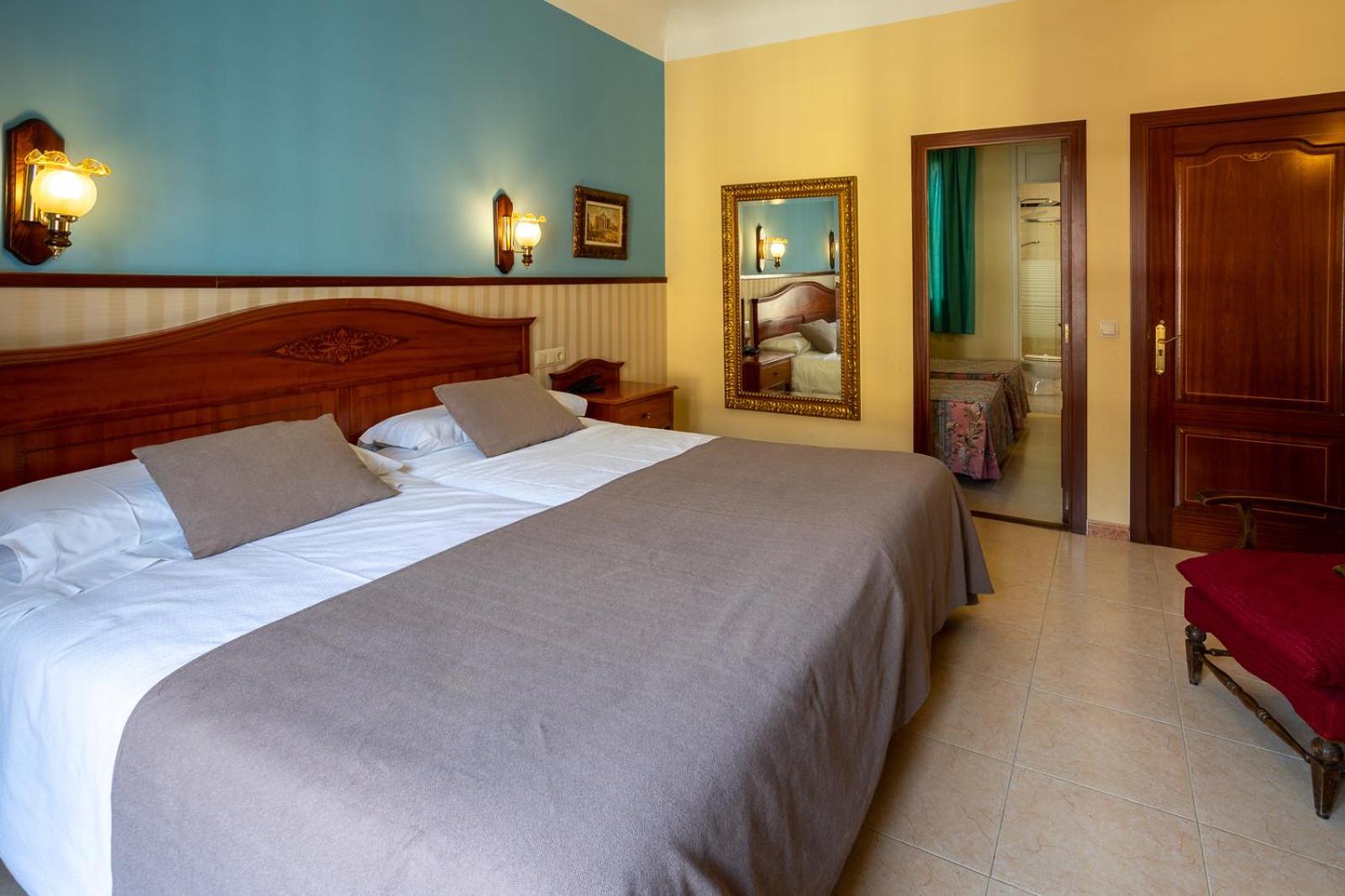 Hotel De Camprodon Bagian luar foto