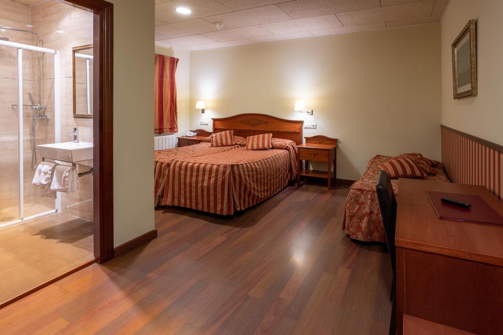Hotel De Camprodon Bagian luar foto