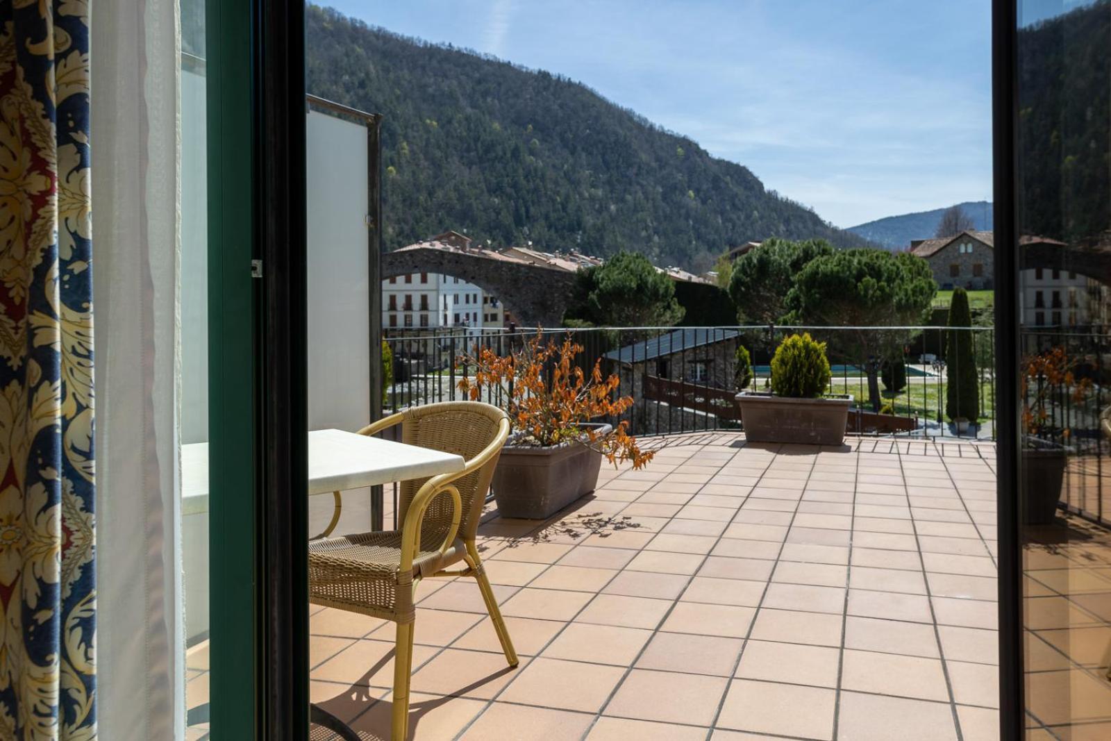Hotel De Camprodon Bagian luar foto