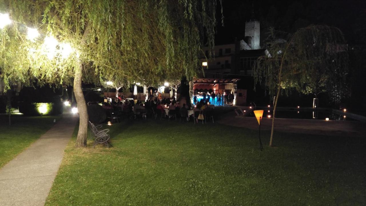 Hotel De Camprodon Bagian luar foto